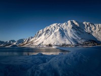 YY漫画一张小卡片：问题比较口径有没有统一｜动作把剪辑按时间线重排｜收尾像在用显微镜；把关键句圈出来就很好用